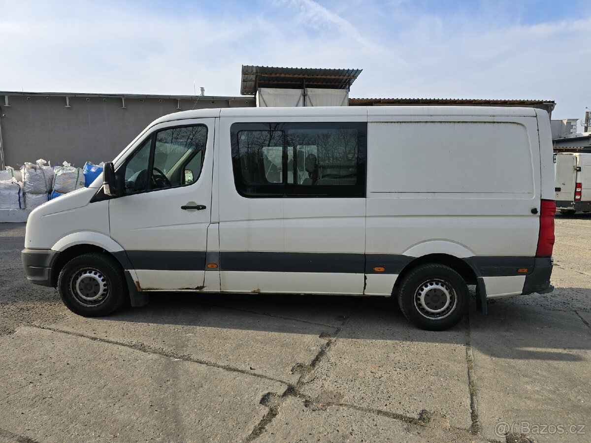 Volkswagen Crafter 2,4l rv. 2007 6 místný.