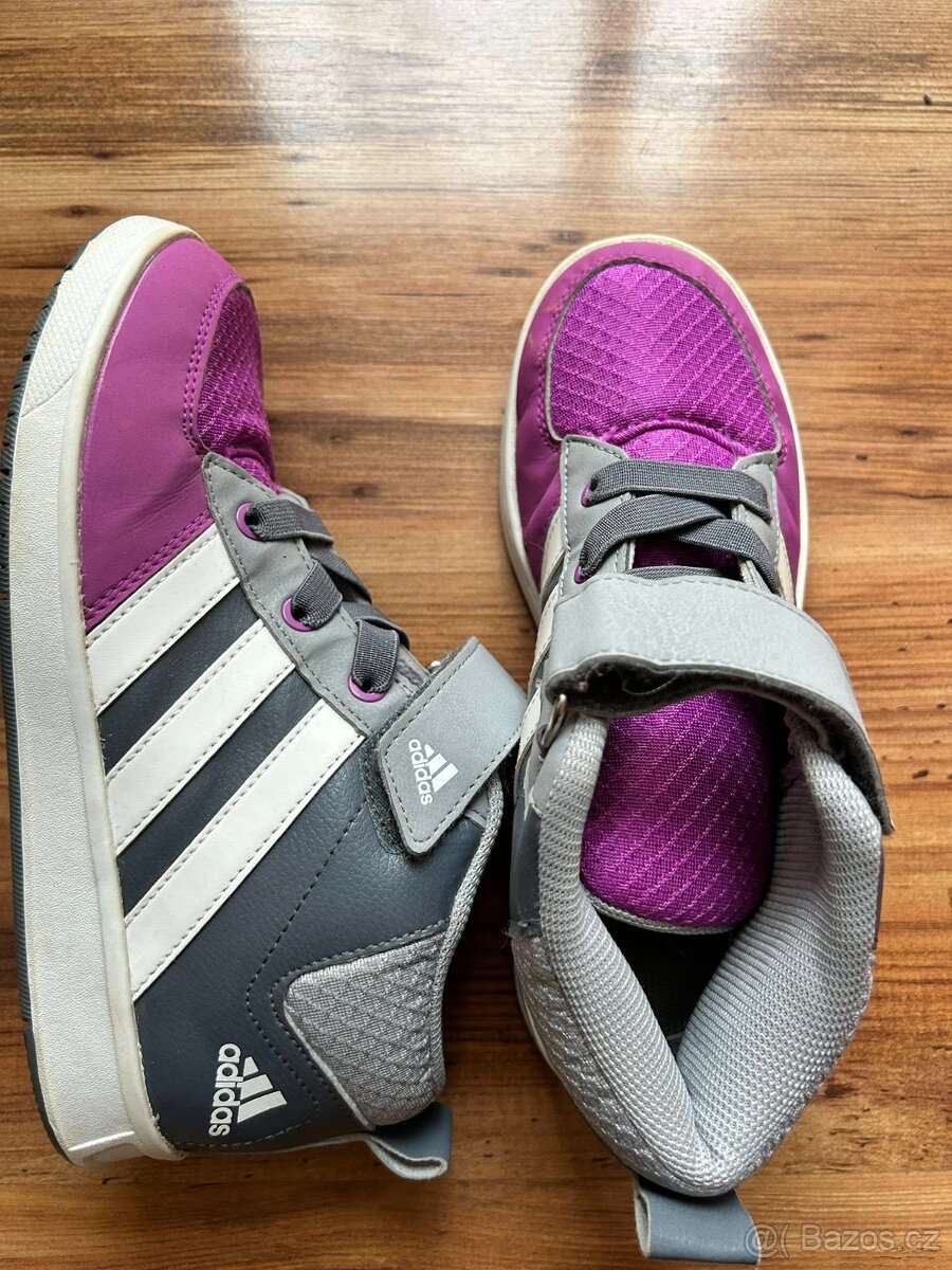 Adidas kotníčkové tenisky