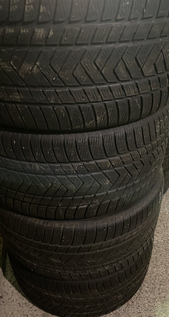 Pneu 305/35 R21 Pirelli