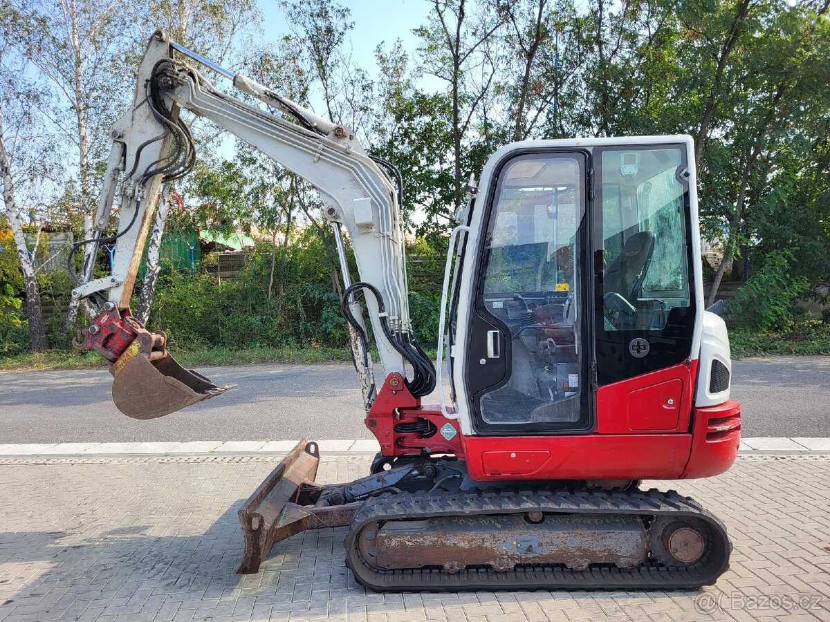 Pásový bagr Takeuchi TB 240