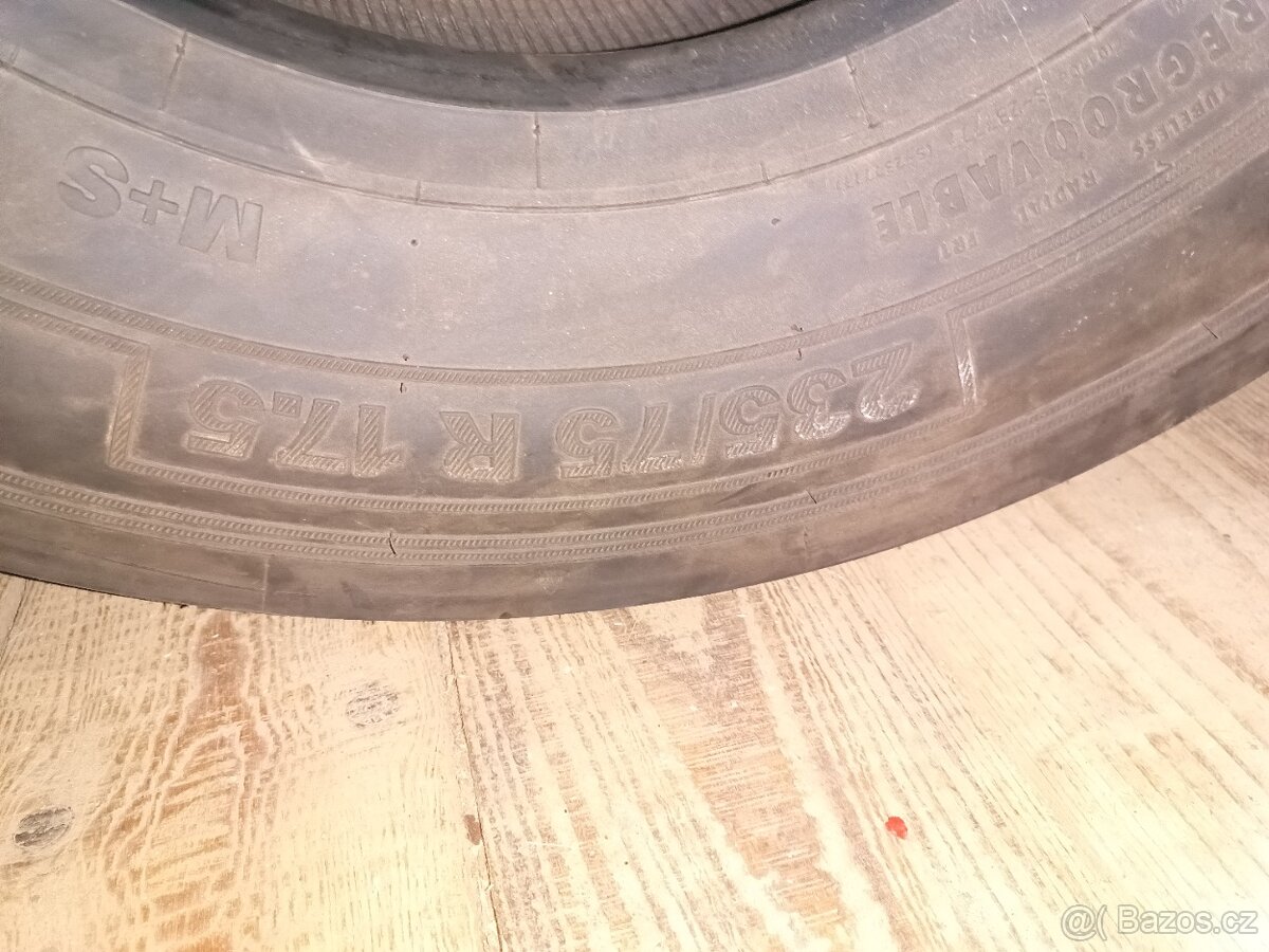 Návěsové, vlekové pneu 235/75 R 17,5