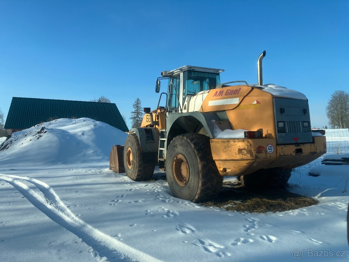 Kloubovy nakladac Liebherr L564