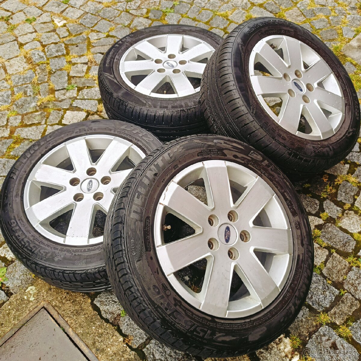 Al disky 16" Ford s pneu.