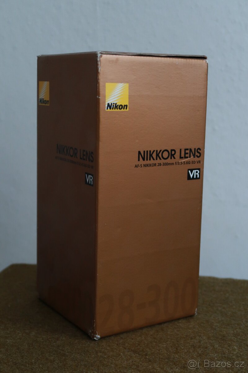 NIKON Nikkor AF-S 28-300 krabice