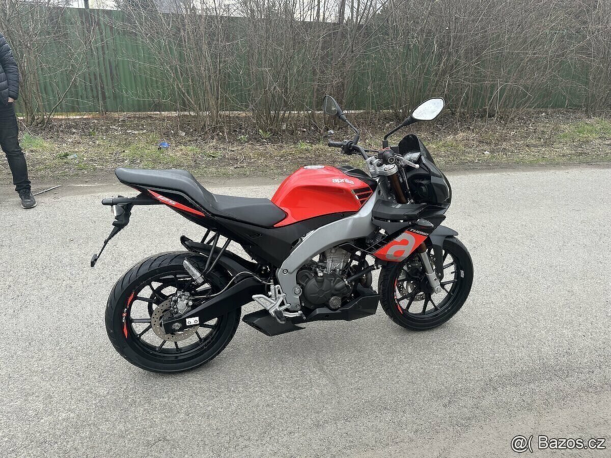 Aprilia tuono 125