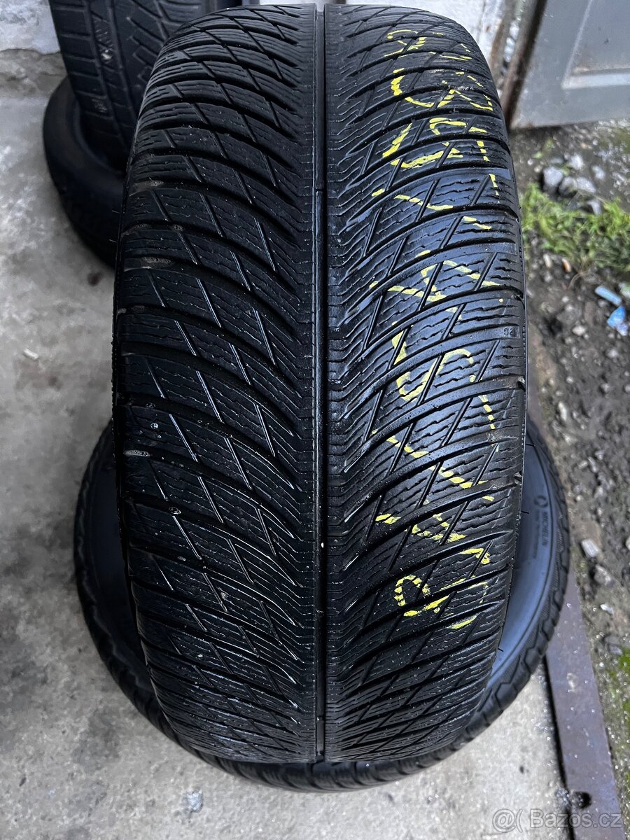 Zimní pneu Michelin 235/45/18