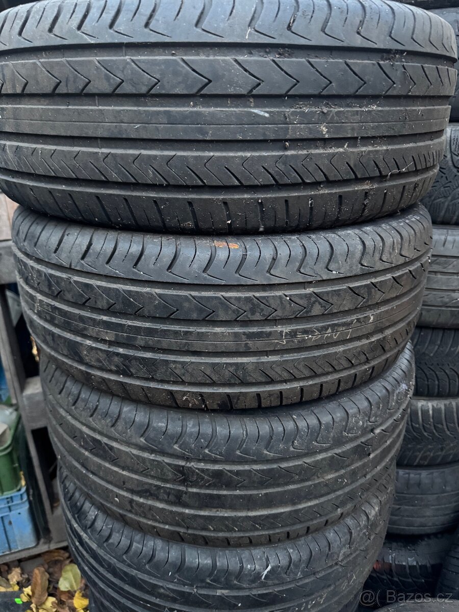 Sada letnich pneu 225/55 R17