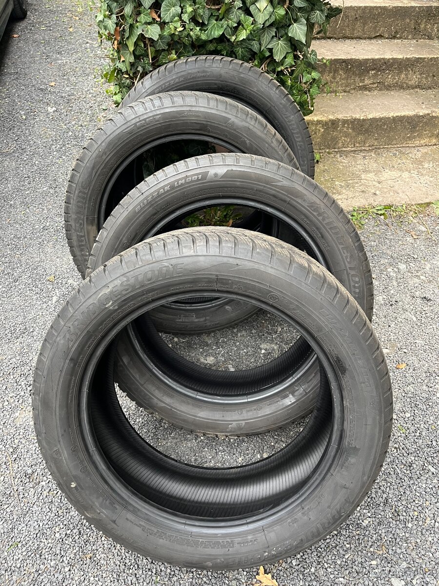 Prodám zimní pneu Bridgestone 245/50 R19 RSC