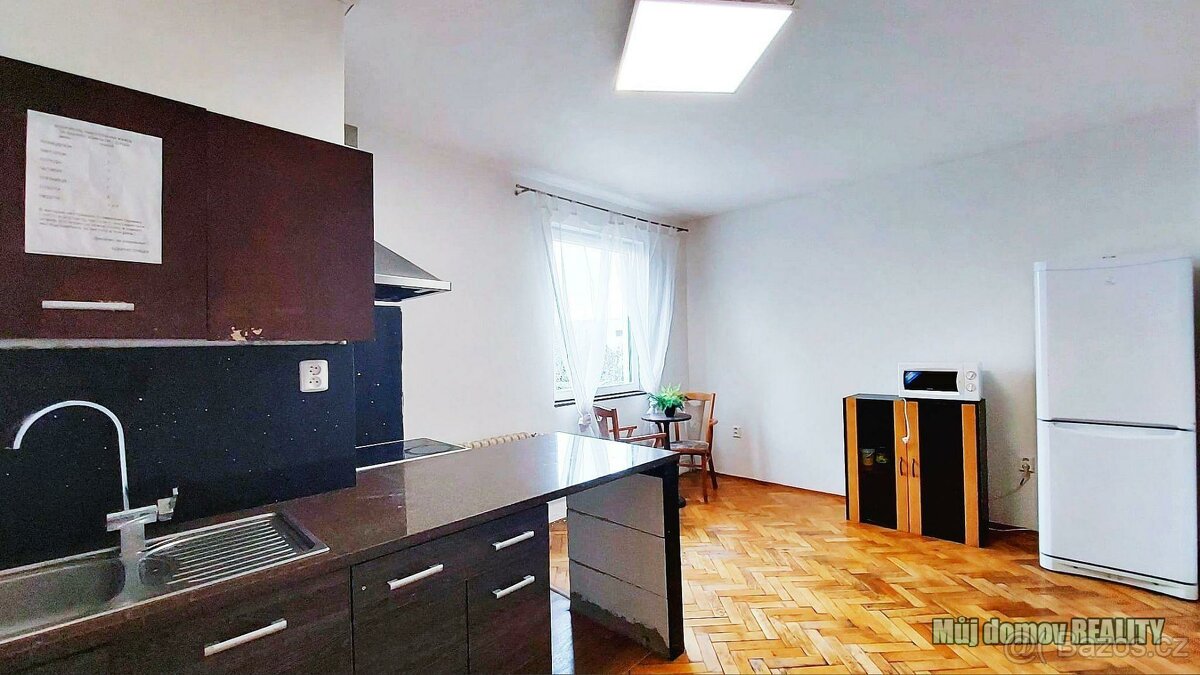 Prodej řadového rodinného domu 324 m2, 3 bytové jednotky se 