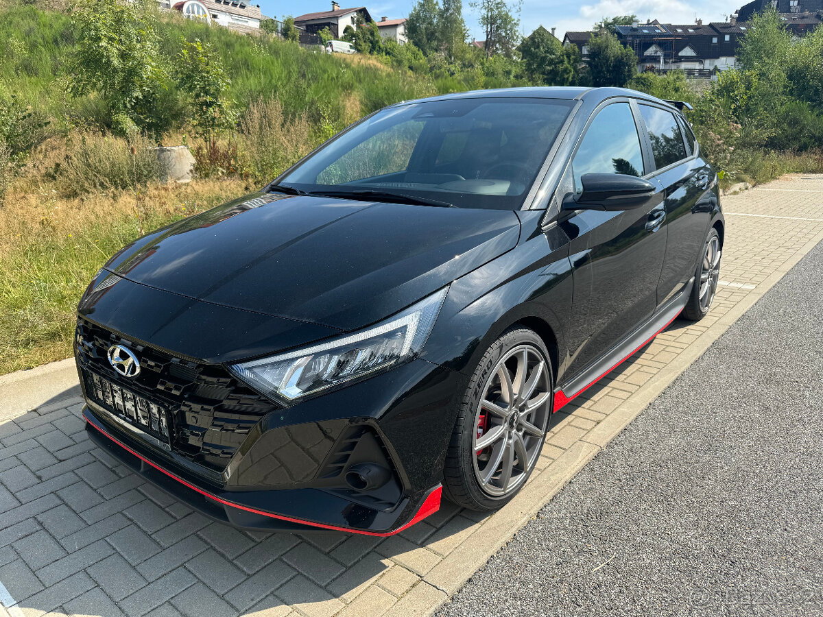 Hyundai i20 N Prem 2023 150 kW 6 man 16 tkm + dárky - DPH