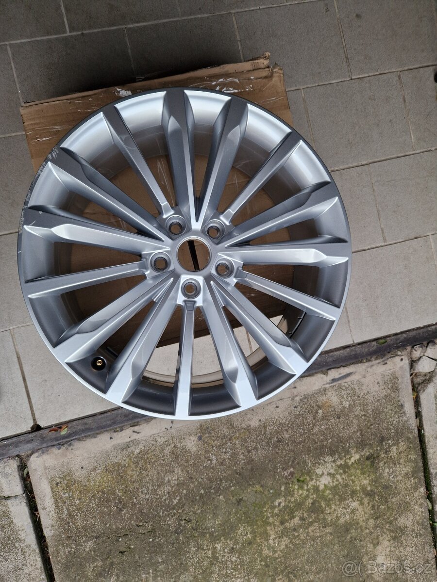 Disk Škoda Trinity/Phoenix 8x19 ET44 5x112