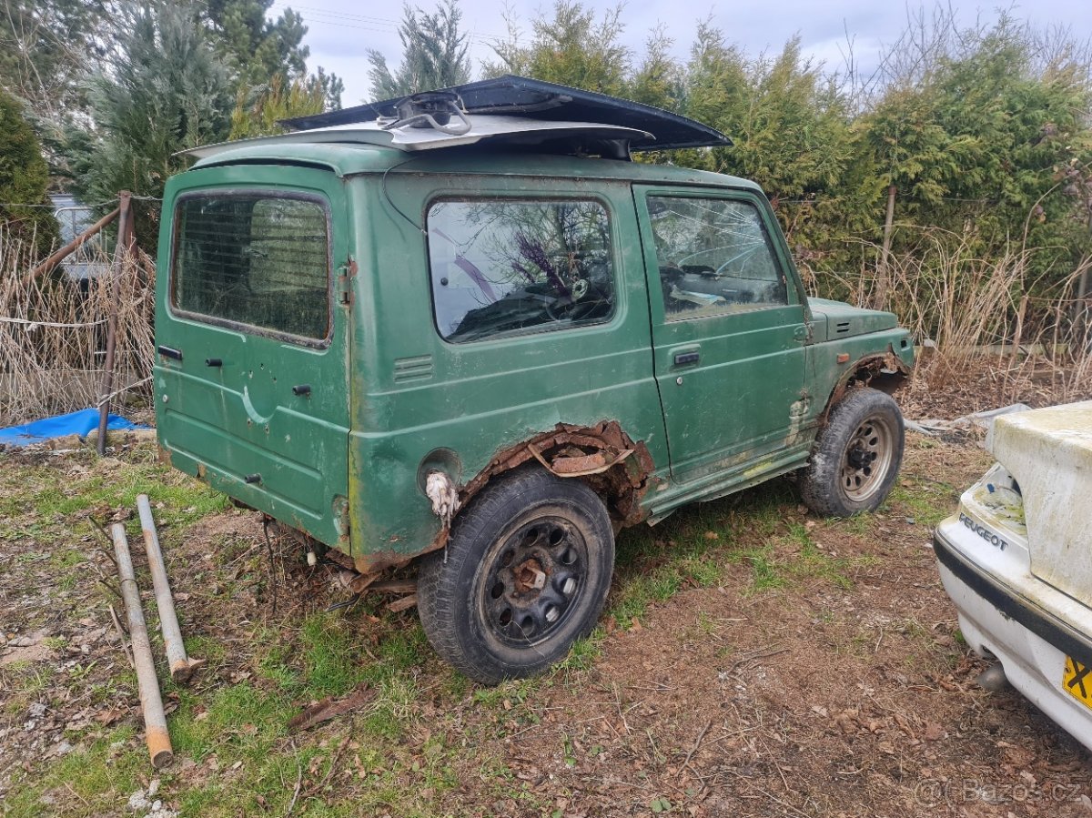 Náhradní díly ze Suzuki Samurai