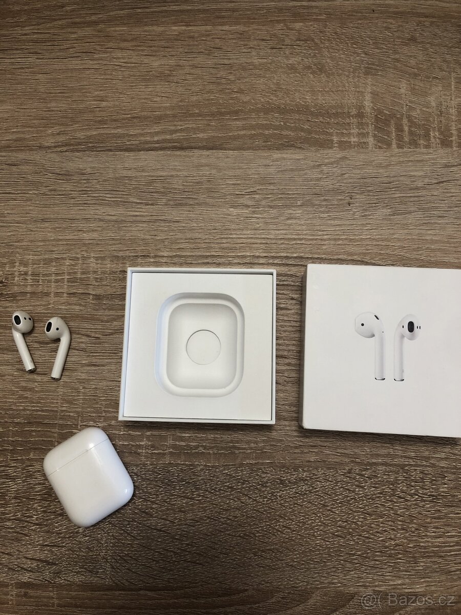 Apple AirPods 2019 (2.generace)