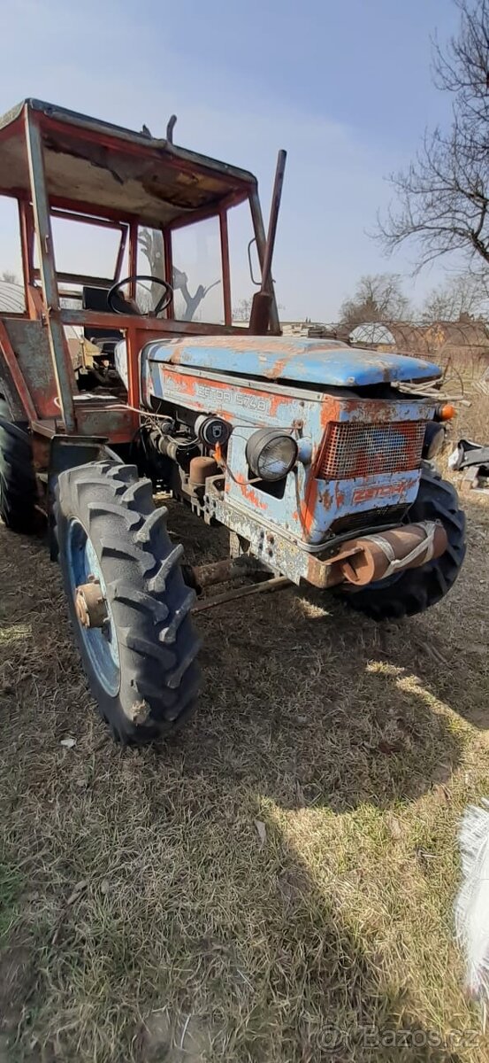 Koupim dily pŕedního pohonu a jiné pro Zetor 5748