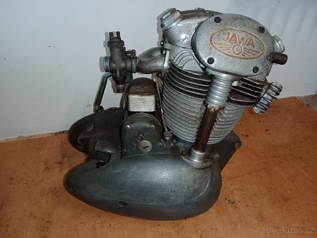 Motor Jawa 500 OHC