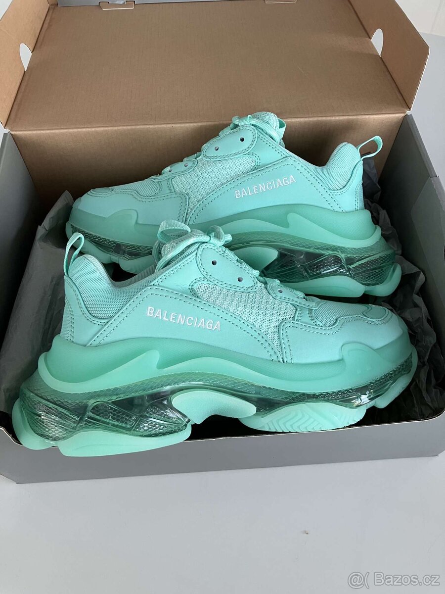 Balenciaga triple S panské