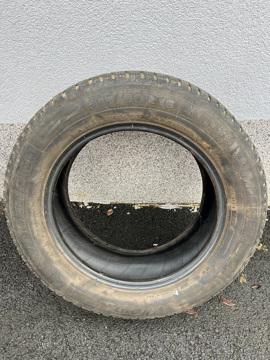 Pneumatiky 215/60 R16