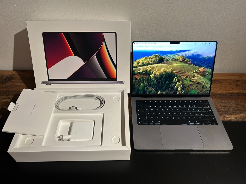 Apple MacBook PRO 14” 2021 M1 512GB/16GB - krásný displej