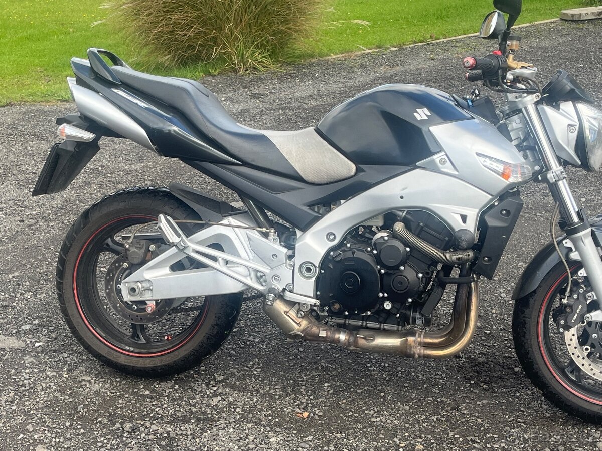 Suzuki gsr 600