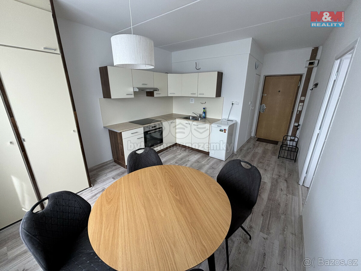 Pronájem bytu 1+1, 35 m², Karlovy Vary, ul. Úvalská