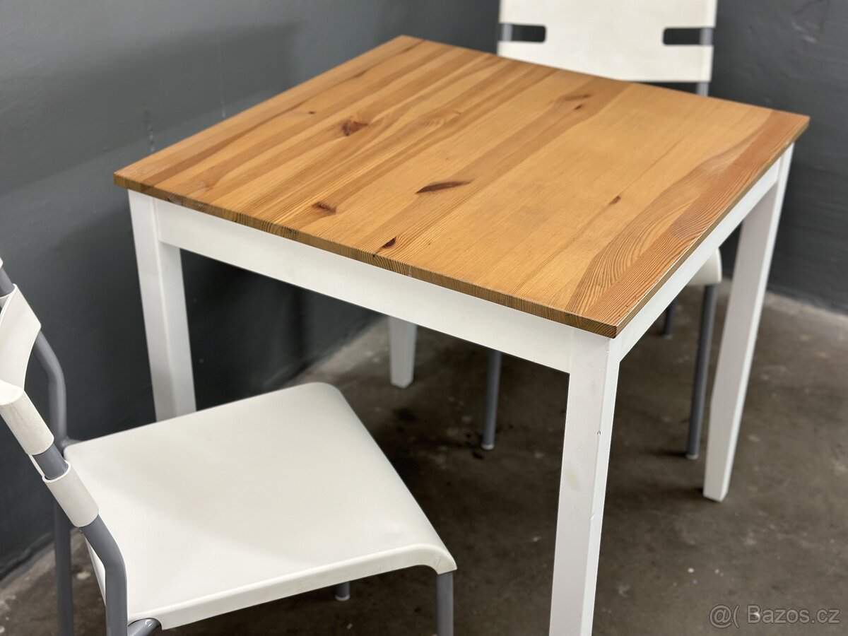 Stůl a dva židle