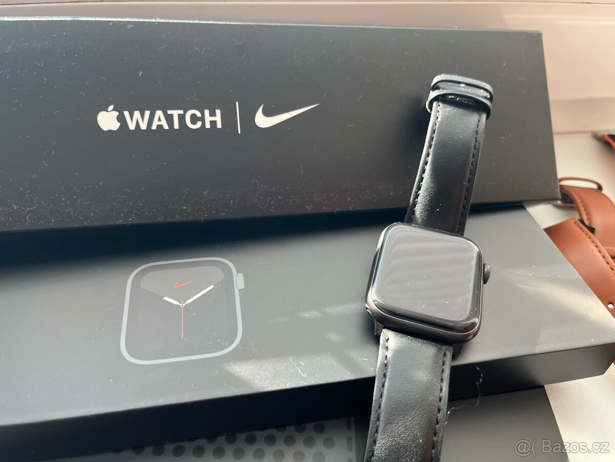 Apple Watch SE 44mm Cellular (LTE) Nike