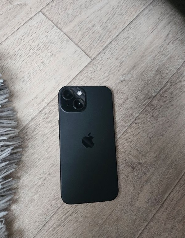 ZÁNOVNÍ.  IPHONE 15  / 128 GB.BLACK.ZÁRUKA APPLE