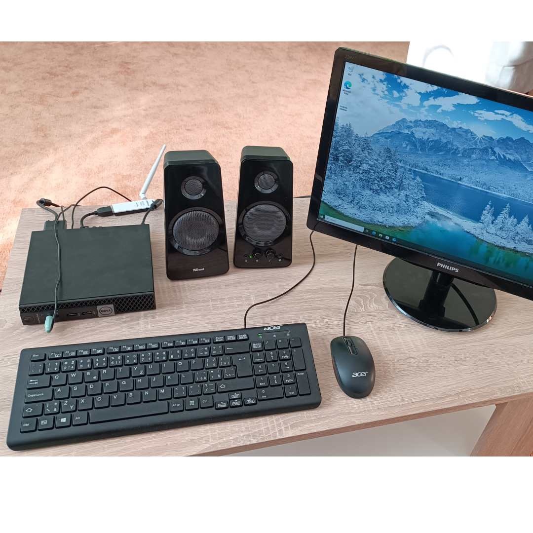 Dell OptiPlex 7040 Micro + monitor + příslušenství