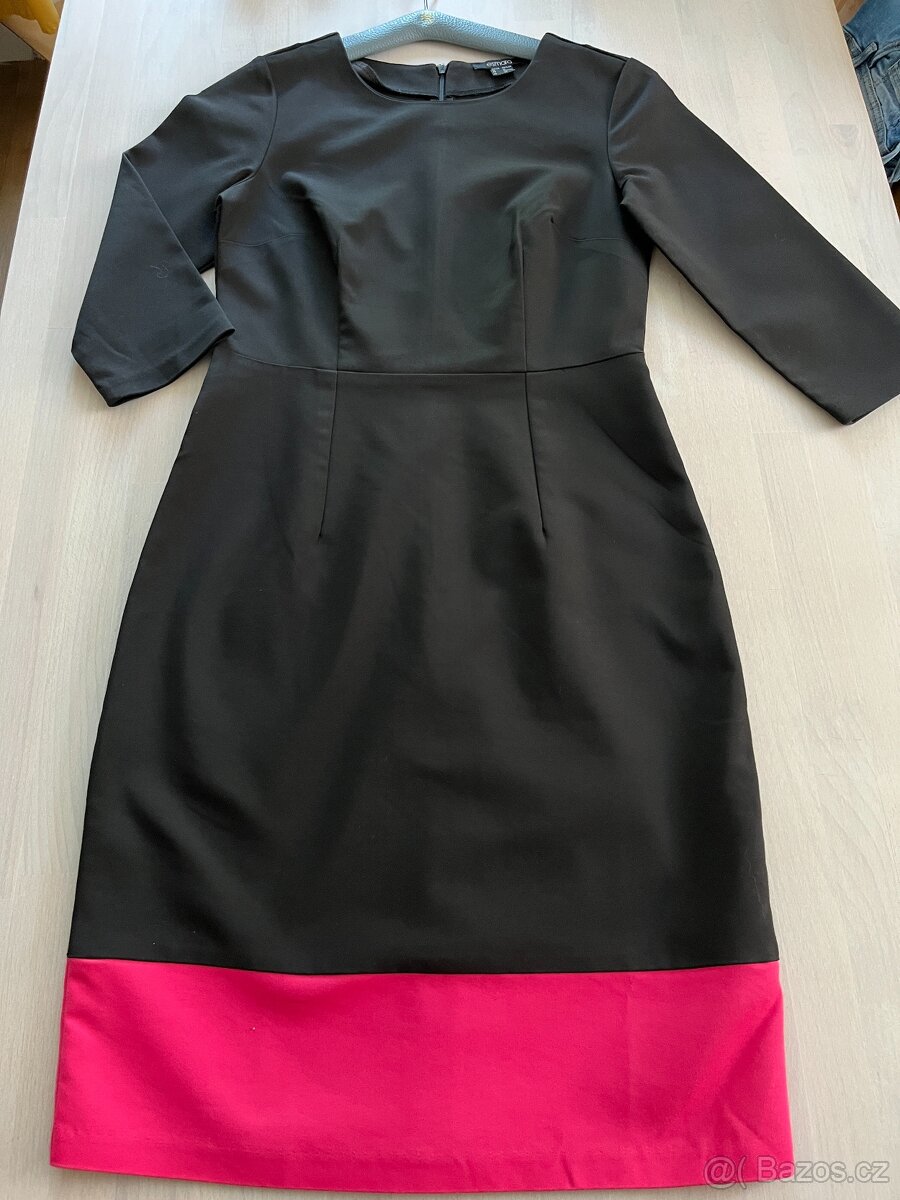 Nové Dámské pouzdrové šaty Esmara vel 38 černé