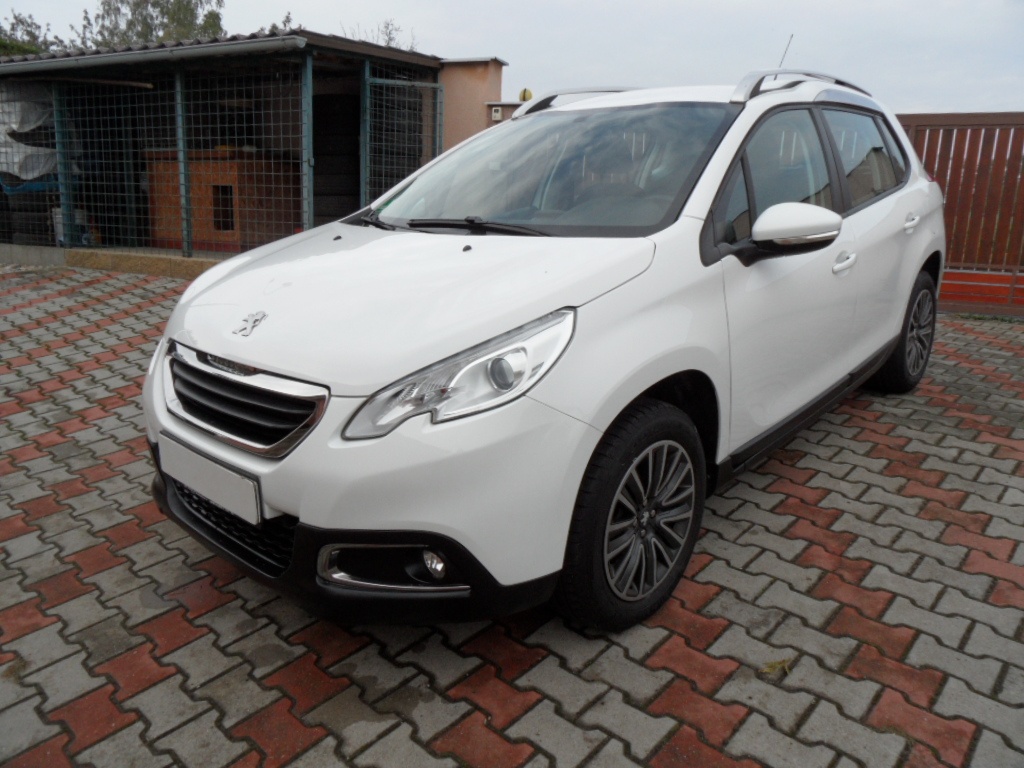 Peugeot 2008 1,2 PureTech1.maj.servisní knížka,naj.99000km