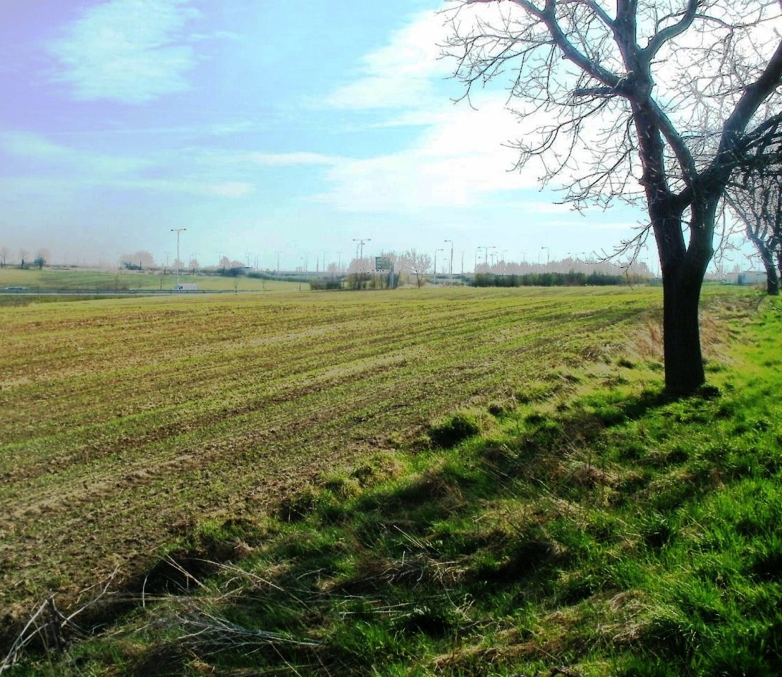 Parcela 14.000 m2 pro komerční využití Pardubice