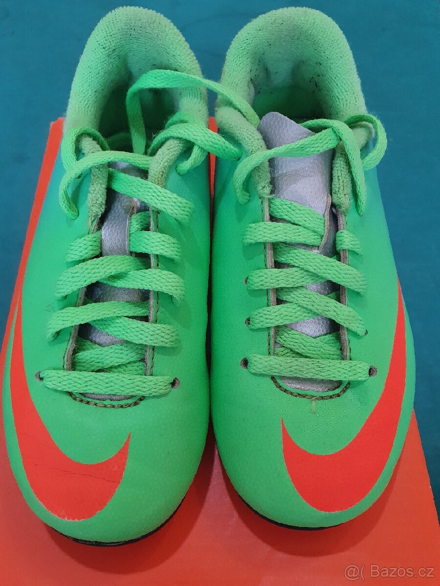 Kopačky Nike, EUR 27,5 stélka 16,5