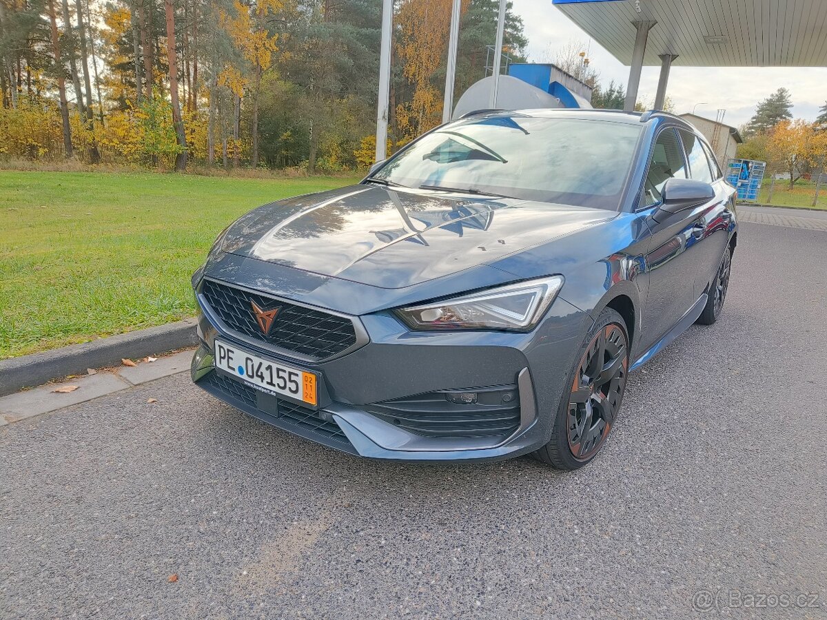 Cupra Leon VZ TSI 180kw e-hybrid,LED,kamera,tažné,virtual