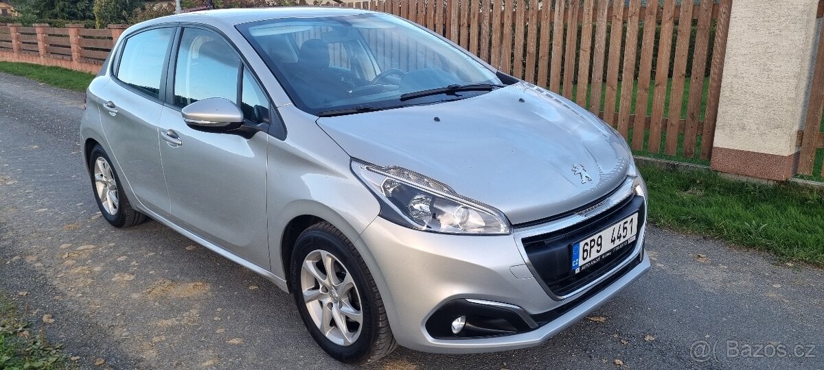 Peugeot 208 1,2i 60Kw  Puretech 31 000km 2017 nové ČR tažné