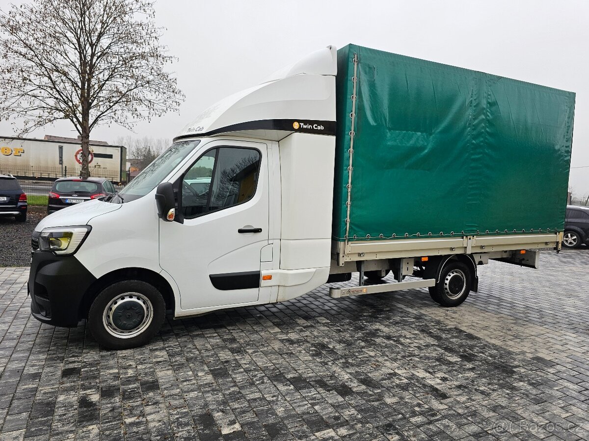 Renault Master, Twin Cab, 3 místa, nádrž 250L