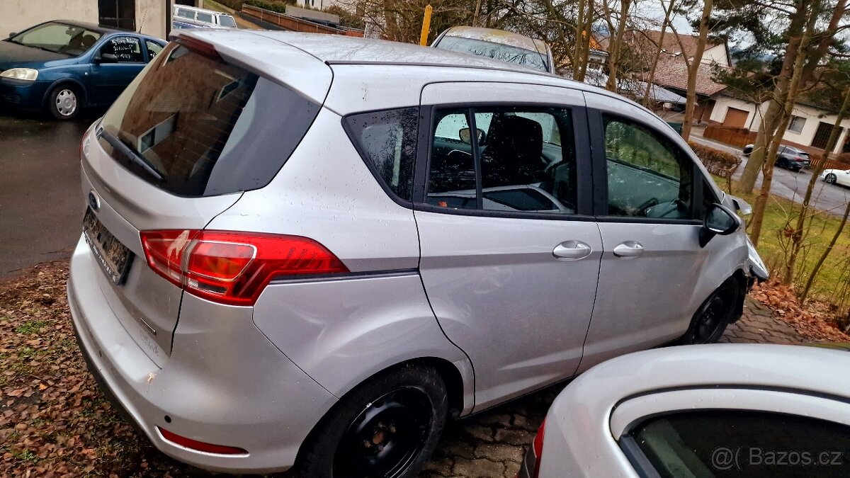 Ford  B-max 2015, benzín  80000 km