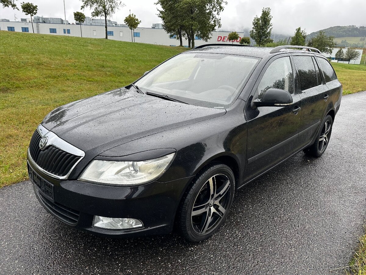 ŠKODA OCTAVIA 1.6 TDI SPORTLINE COMBI/ZÁRUKA/PODZIMNÍ SLEVA