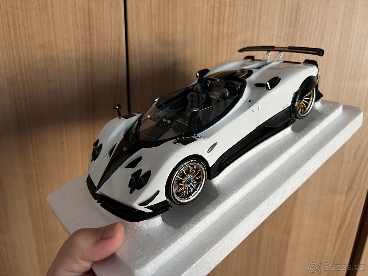 LCD Model Pagani Zonda HP Barchetta 1:18