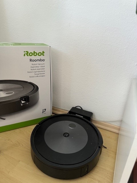 iRobot Roomba j7