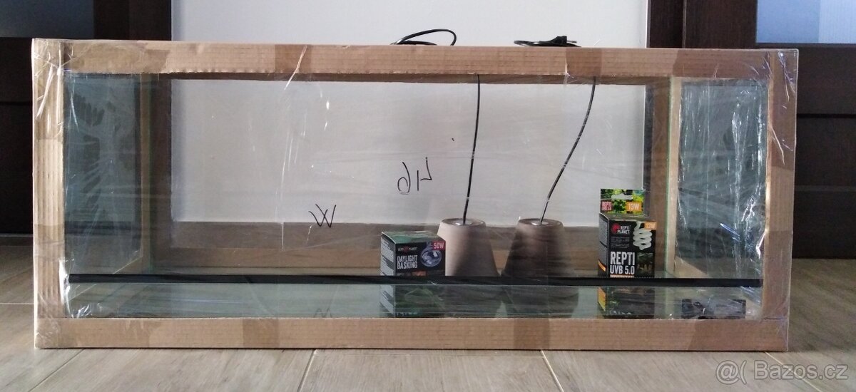 L100x40x40 terarium nové.Vhodné pro agamy, želvy a hady. Síl