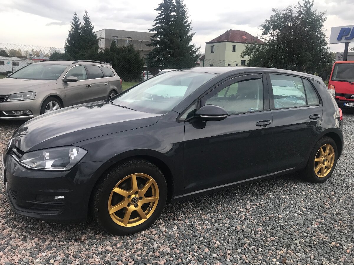 VOLKSWAGEN GOLF VII  1.6 TDI 77 KW,2MAJ.SERV.ČR..