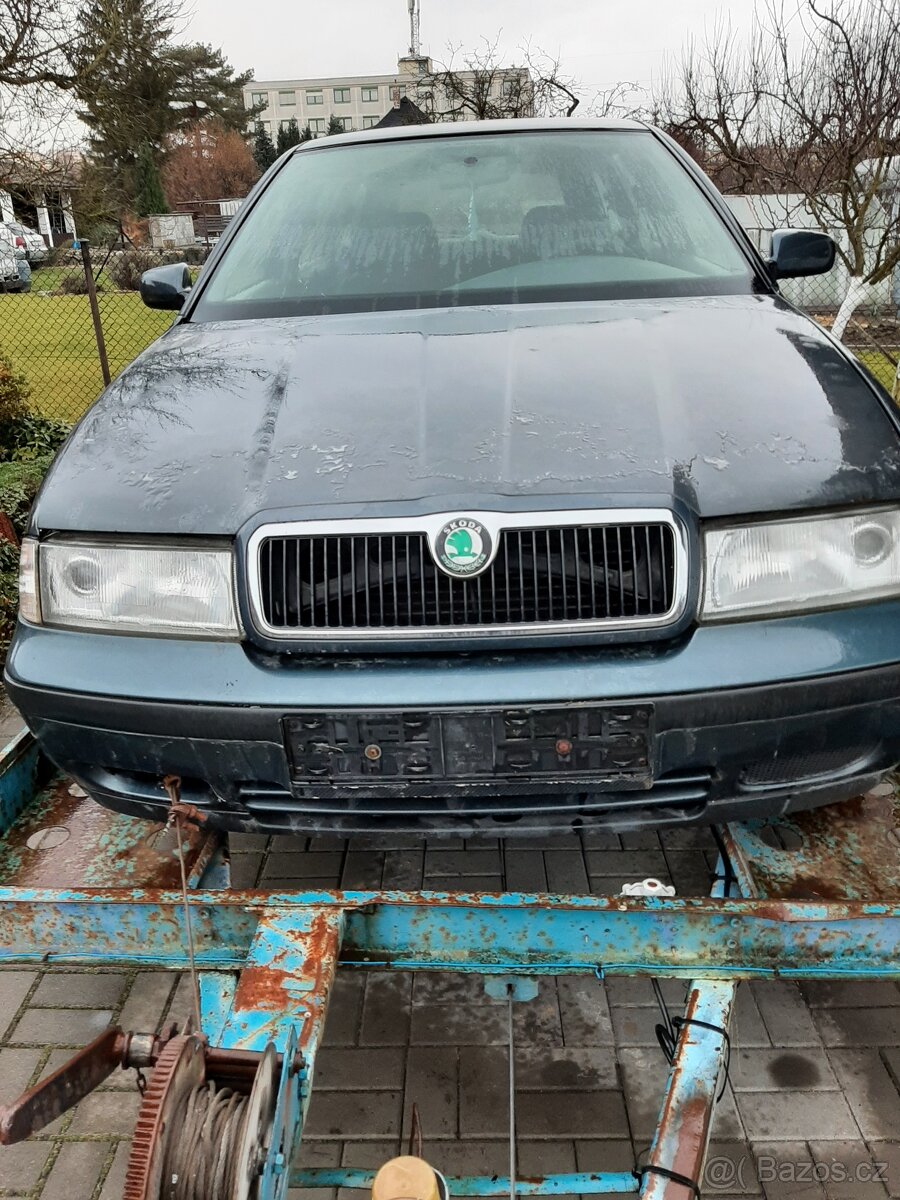 Škoda octavia 1. 1.6 benzín rv.1999