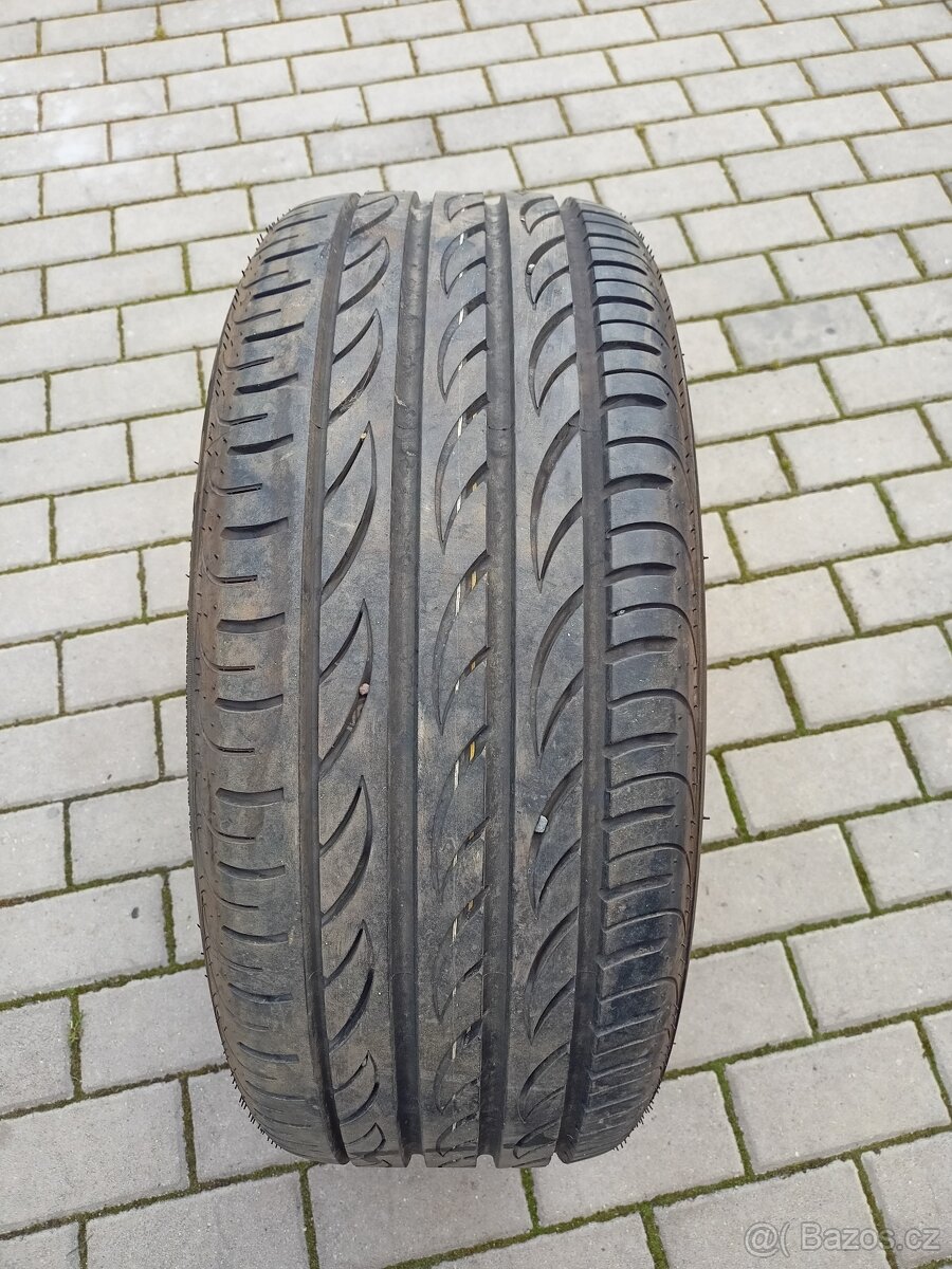 Pirelli 235/45/18 Kusovka