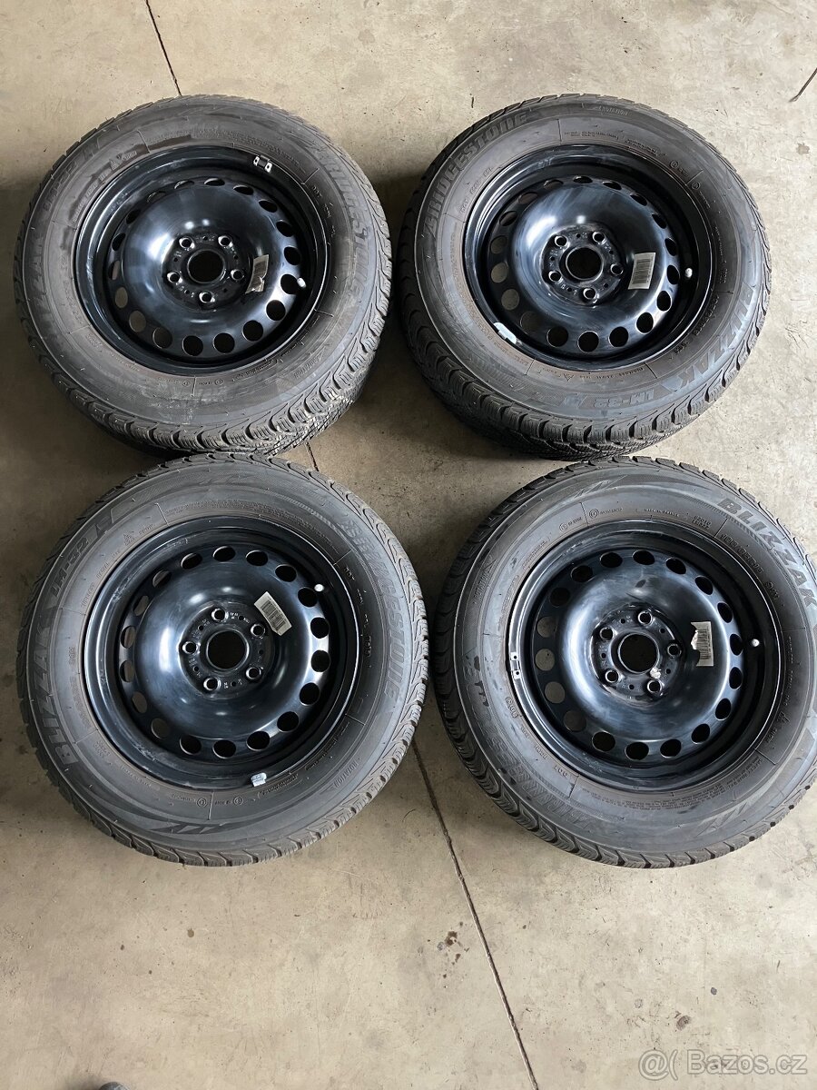 Kola VW 6Jx15 5x112 ET43 zánovní zimní pneu 195/65/15