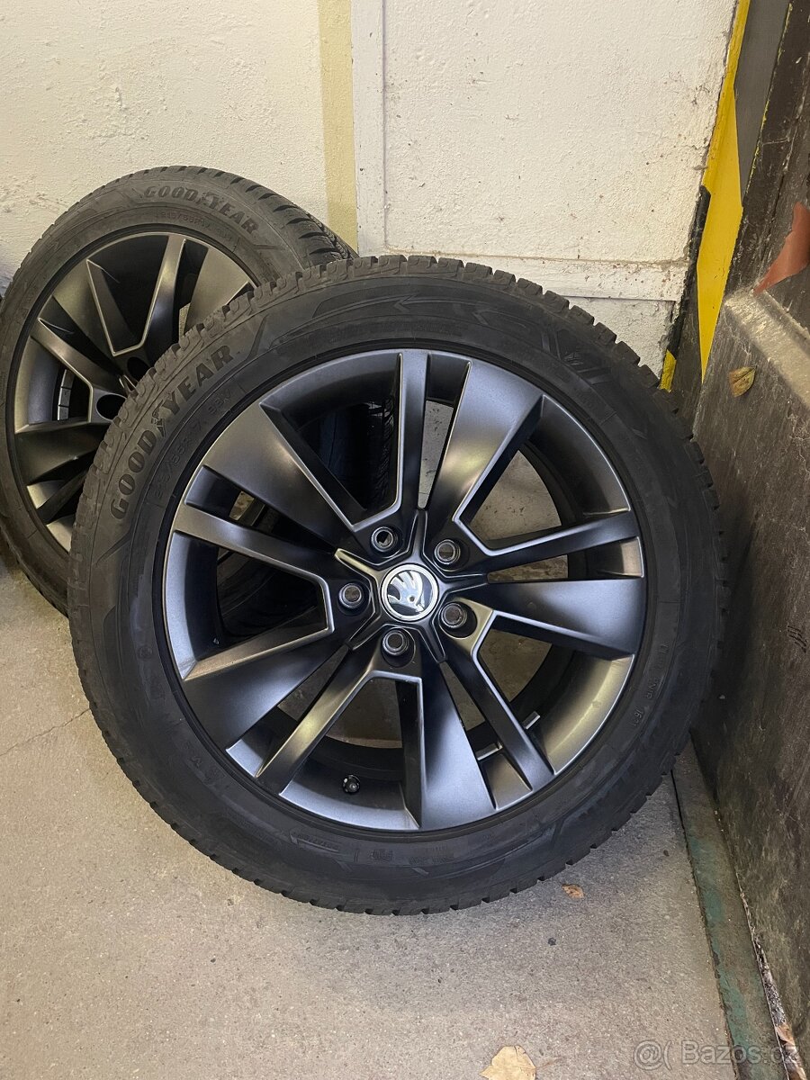 Kompletní zimní sada Triton Škoda Karoq 215/55 R17