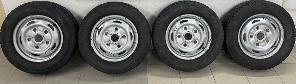 195/70 r15c