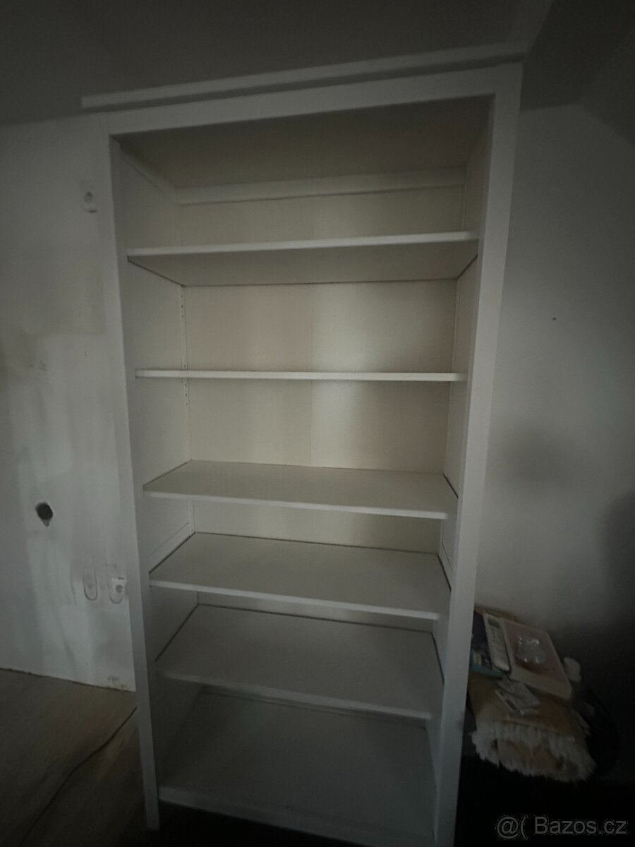 IKEA Hemnes knihovna