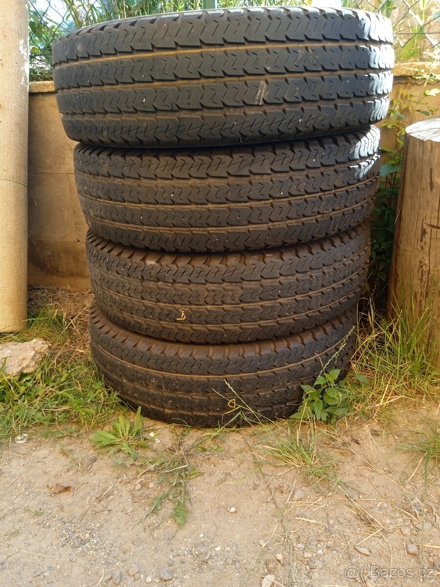 Pneu 215/75 R16 C letní