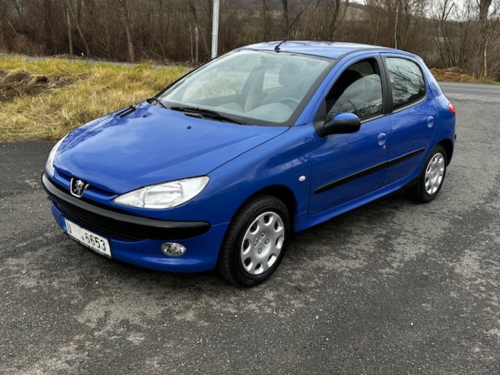 Peugeot 206 1.1i, r.2002, StK, rozvody, 100k km