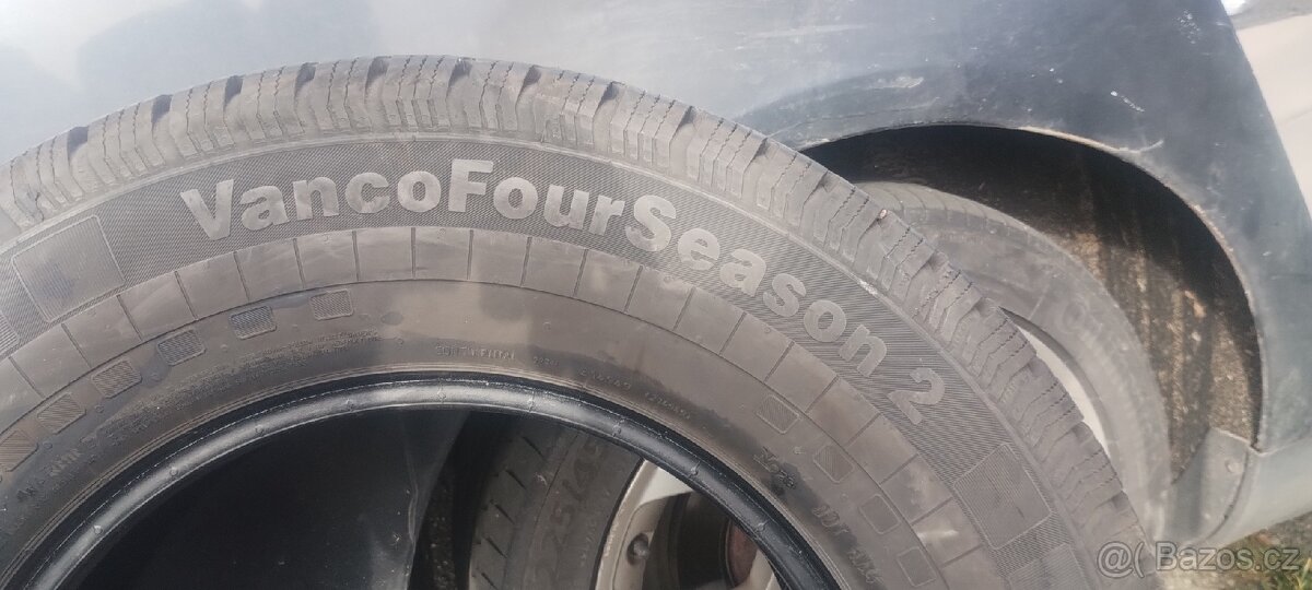 Continental VanCo fourSeason 225/75 R16 121R